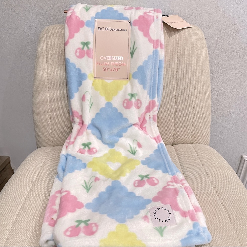 NEW BCBGeneration Oversized Plush Throw Blanket Cherry Bunny‎ Pastel Pink Blue